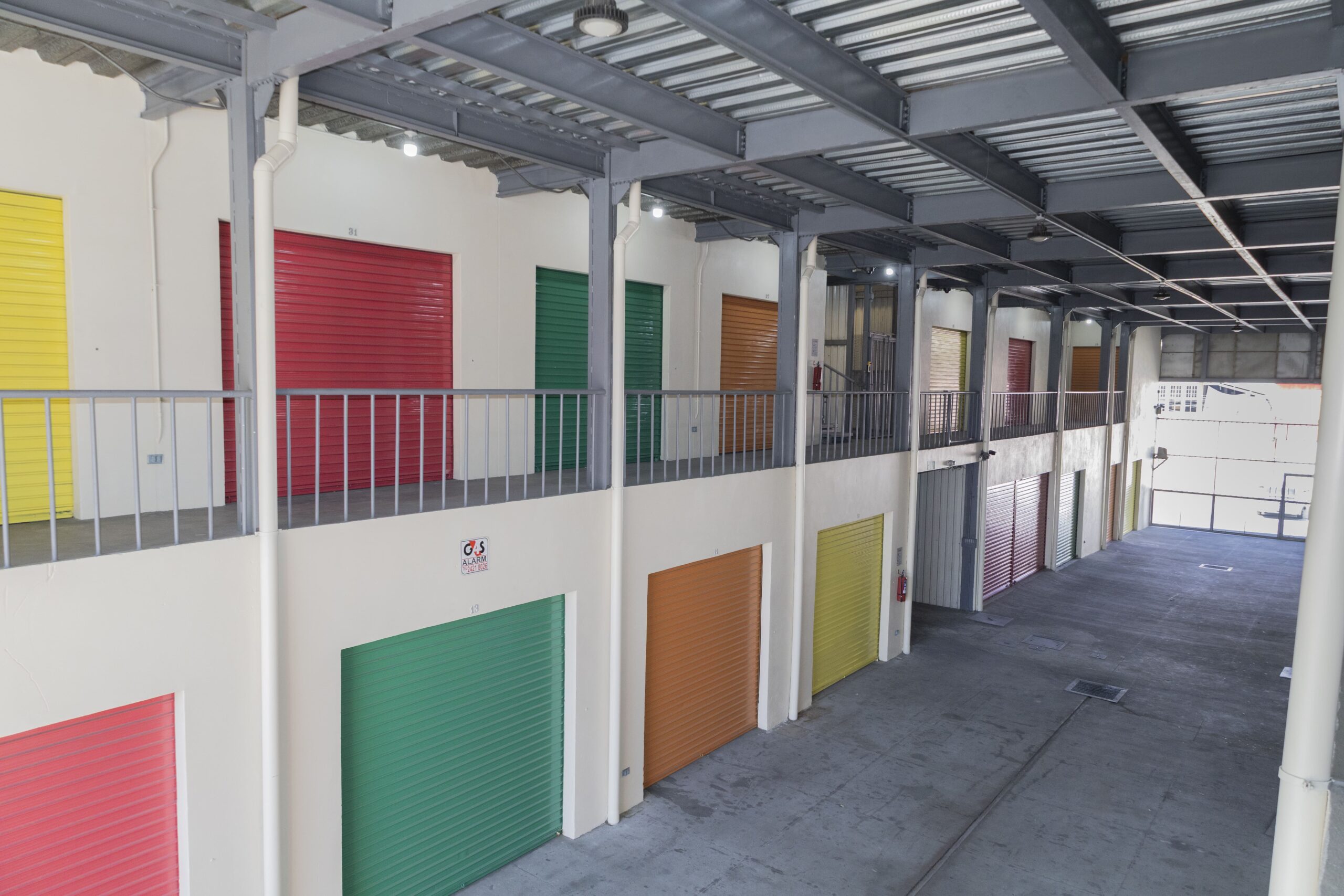 Bodeguita pequeña ideal para archivo muerto y documentos de oficina.